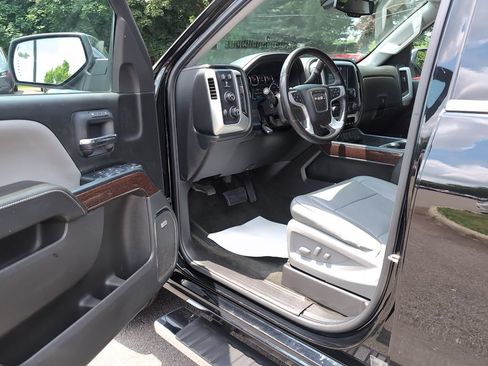 Used 2018 GMC Sierra 1500 SLT AWD/4WD image 17