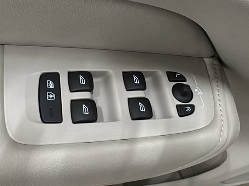 New 2026 Volvo XC60 B5 Ultra w/ Climate Package image 22