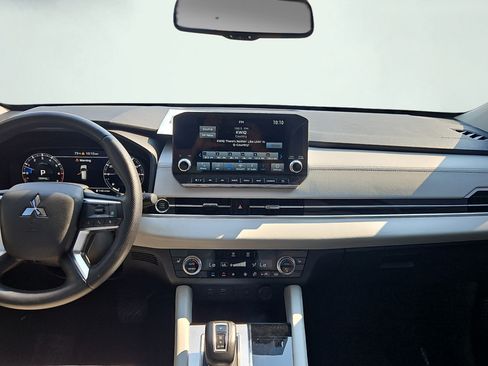 Used 2023 Mitsubishi Outlander SEL 40th Anniversary AWD/4WD image 13
