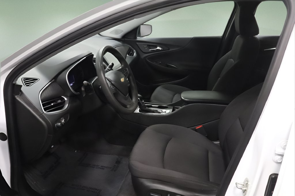 Used 2023 Chevrolet Malibu LS FWD image 9