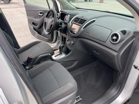 Used 2015 Chevrolet Trax LS FWD image 19