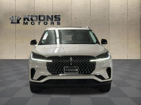 New 2026 Lincoln Aviator AWD image 3