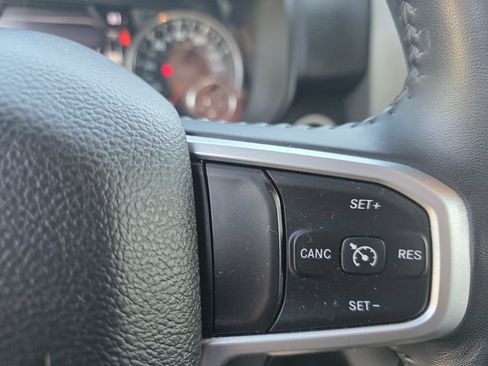 Used 2022 RAM 1500 Big Horn AWD/4WD image 18