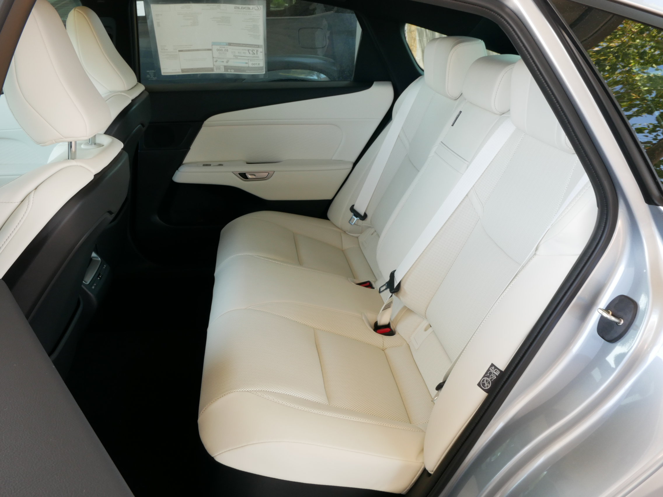 New 2026 Lexus ES 350e w/ Convenience Package FWD image 8