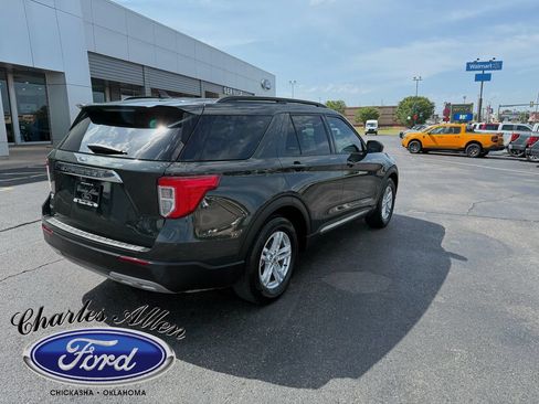 Used 2024 Ford Explorer XLT w/ Equipment Group 202A RWD image 3