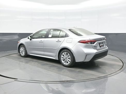 New 2026 Toyota Corolla XLE image 5