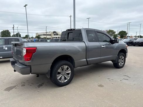Used 2018 Nissan Titan SV w/ SV Convenience Package AWD/4WD image 3