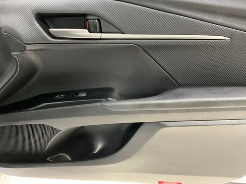 Used 2025 Toyota Camry SE image 22