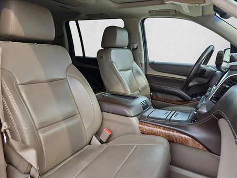 Used 2016 Chevrolet Suburban LTZ image 21