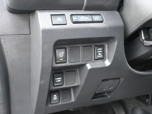 Used 2025 Nissan Frontier SV w/ SV Convenience Package RWD image 15