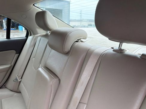 Used 2011 Ford Fusion SEL FWD image 18