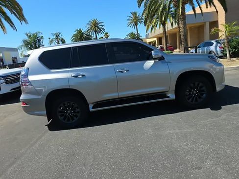 Used 2021 Lexus GX 460 Premium AWD/4WD image 2
