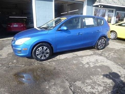 Used 2010 Hyundai Elantra GLS FWD image 3