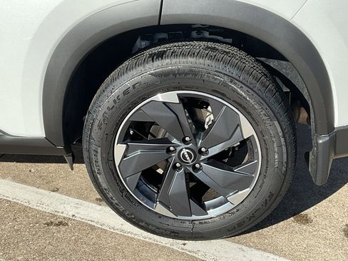 New 2025 Nissan Rogue SV w/ SV Premium Package image 8