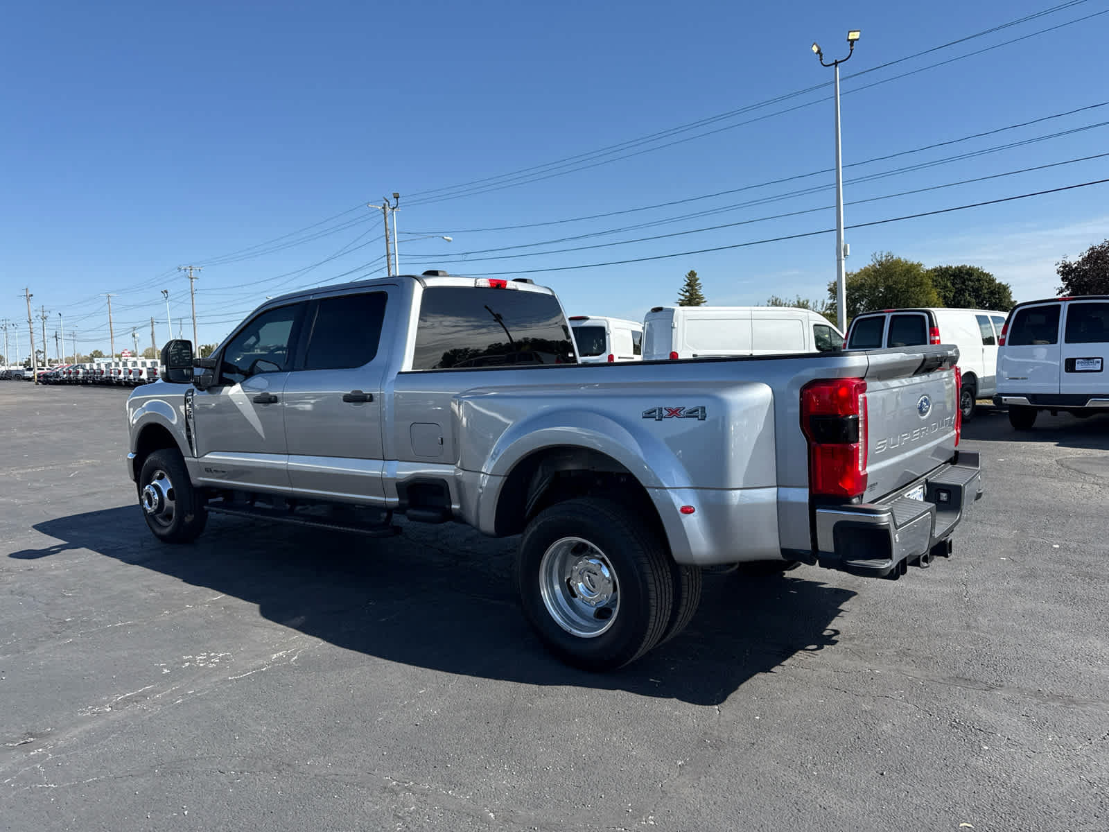 Used 2023 Ford F350 XLT w/ 360-Degree Camera Package AWD/4WD image 3
