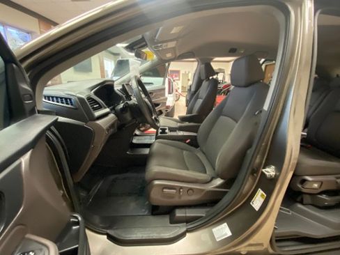 Used 2018 Honda Odyssey EX image 14