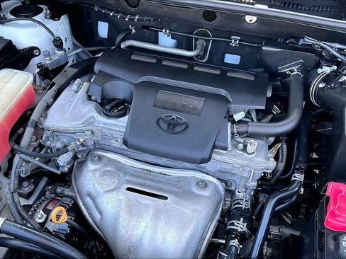 Used 2018 Toyota RAV4 XLE FWD image 30