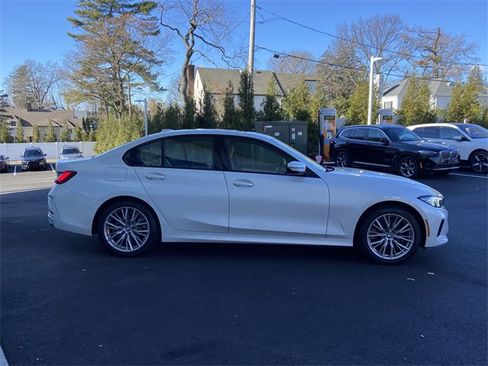 Certified 2023 BMW 330i xDrive Sedan w/ Convenience Package image 4