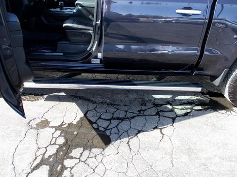 Used 2023 Chevrolet Silverado 1500 LTZ w/ LTZ Premium Package image 17