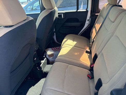 Used 2018 Jeep Wrangler Unlimited Sahara image 5