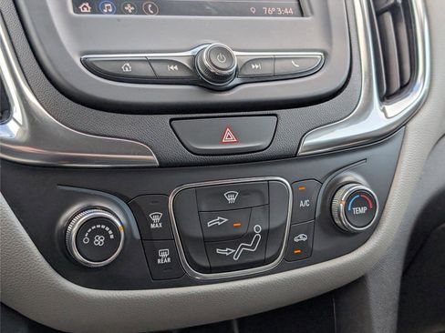 Used 2021 Chevrolet Equinox LS w/ LS Convenience Package image 17