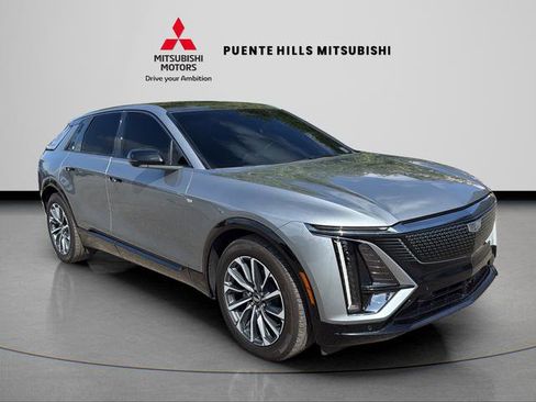 Used 2024 Cadillac Lyriq Sport RWD image 3