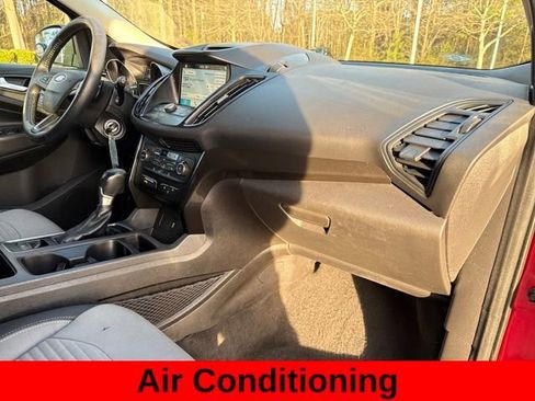 Used 2017 Ford Escape SE w/ Equipment Group 201A image 30