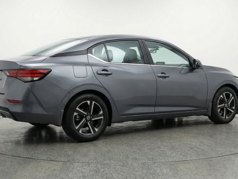 Used 2025 Nissan Sentra SV image 9
