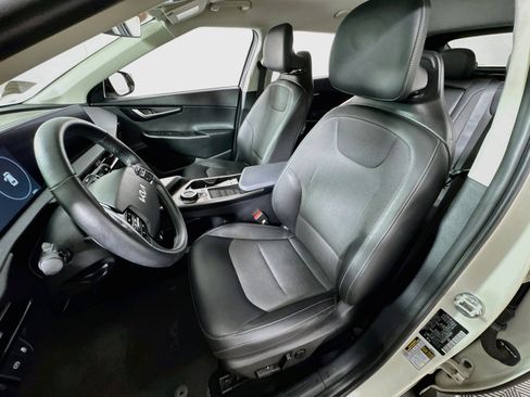 Used 2024 Kia EV6 Light AWD/4WD image 14
