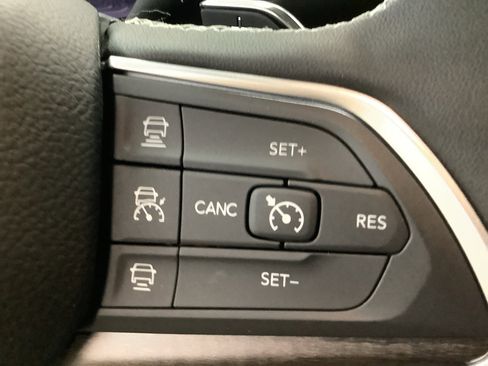 New 2025 Jeep Grand Cherokee L Limited image 17