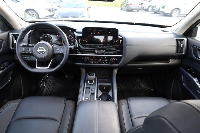 Certified 2025 Nissan Pathfinder SL w/ SL Premium Package FWD image 27