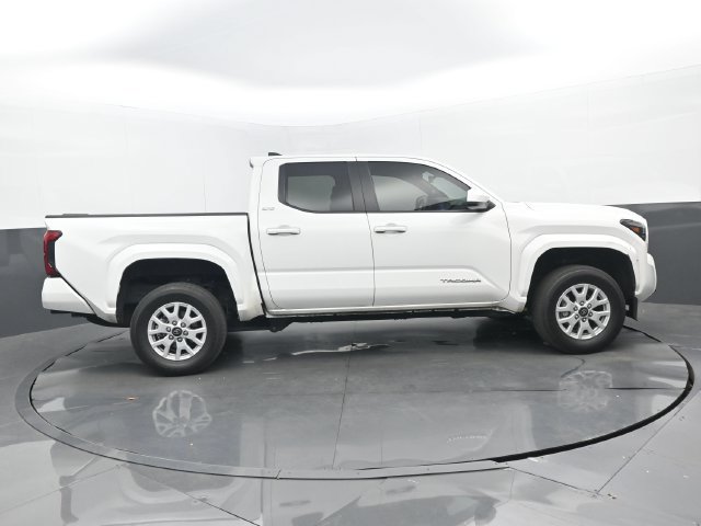 Used 2024 Toyota Tacoma SR5 RWD image 2