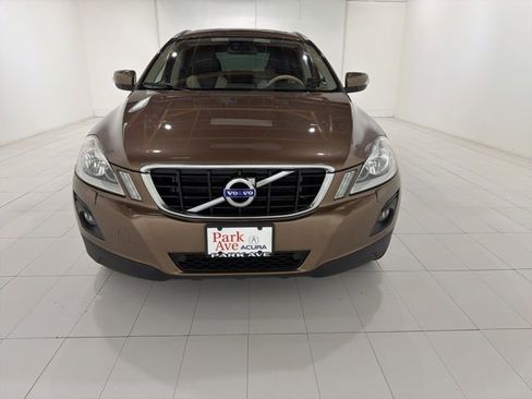 Used 2010 Volvo XC60 T6 AWD/4WD image 2