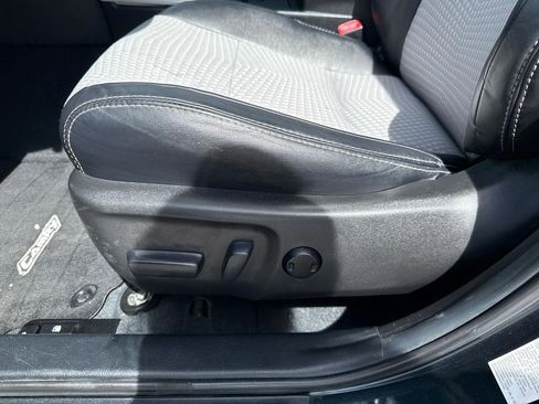 Used 2014 Toyota Camry SE FWD image 11