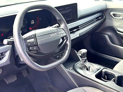 Used 2025 Kia K4 FWD image 12