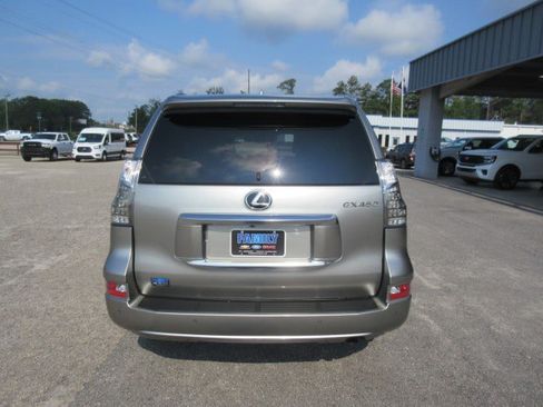 Used 2021 Lexus GX 460 Premium w/ Premium Plus Package AWD/4WD image 4