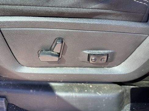 Used 2024 RAM 2500 Big Horn w/ Night Edition image 10