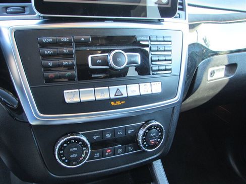 Used 2015 Mercedes-Benz GL 450 4MATIC image 12