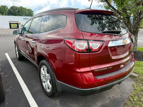 Used 2017 Chevrolet Traverse LT w/ Style and Technology Package AWD/4WD image 10
