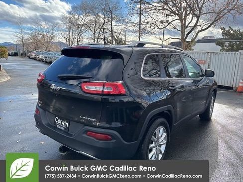 Used 2017 Jeep Cherokee Limited image 7