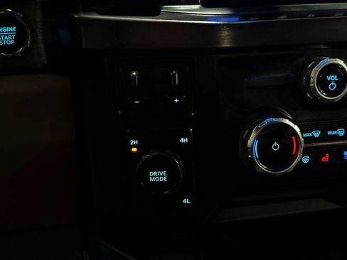 Used 2023 Ford F350 Lariat w/ Lariat Ultimate Package AWD/4WD image 25