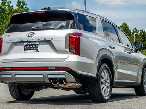 Used 2025 Hyundai Palisade SEL FWD image 12