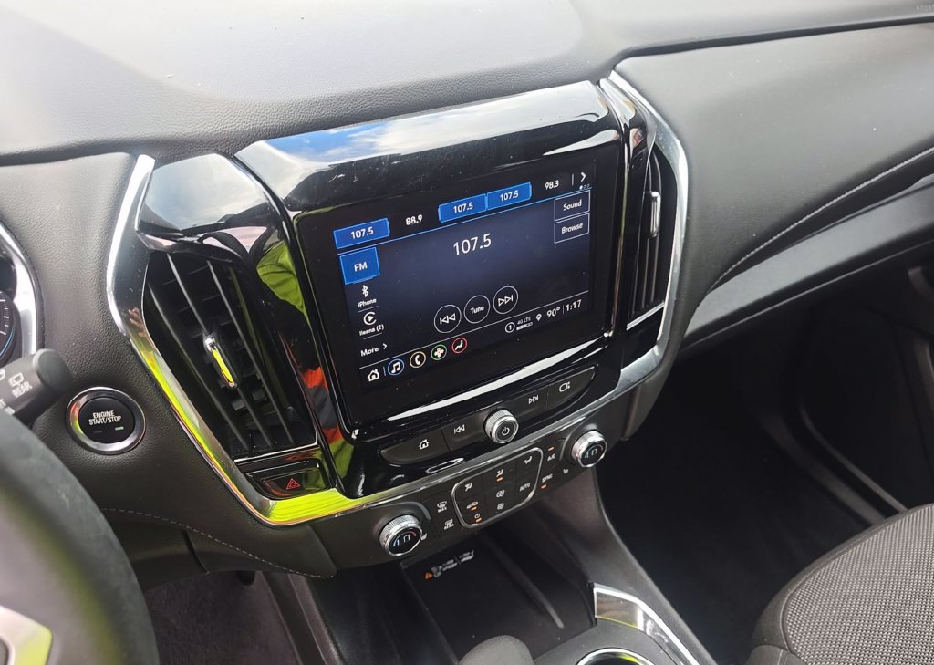 Used 2023 Chevrolet Traverse LT FWD image 10