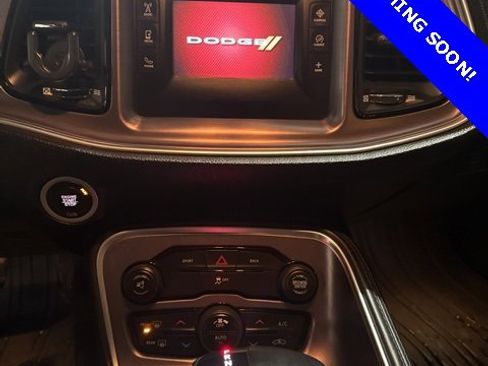 Used 2016 Dodge Challenger SXT image 11