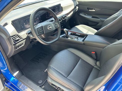 New 2026 Nissan Sentra SR w/ SR Premium Package FWD image 12