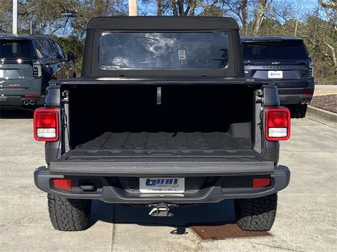 Used 2024 Jeep Gladiator Sport image 31