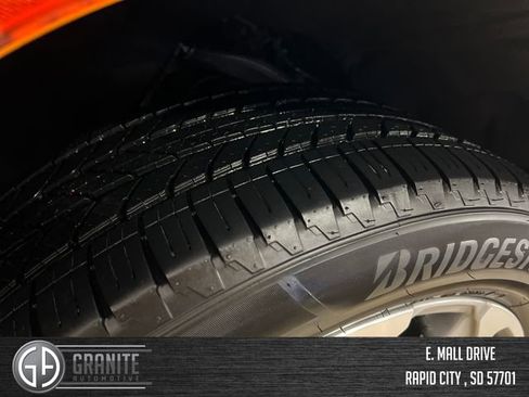 Used 2022 GMC Yukon XL Denali w/ Denali Ultimate Package image 18