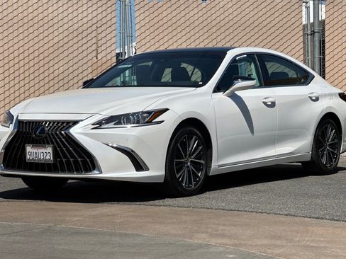 Certified 2025 Lexus ES 350 w/ Premium Package FWD image 8