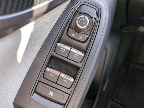 Used 2019 Subaru Crosstrek 2.0i Limited w/ Moonroof Package w/Navigation image 25