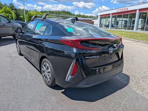 Used 2021 Toyota Prius Prime XLE FWD image 3